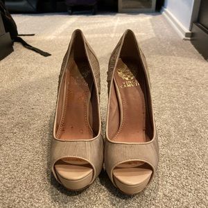 Vince Camuto pumps